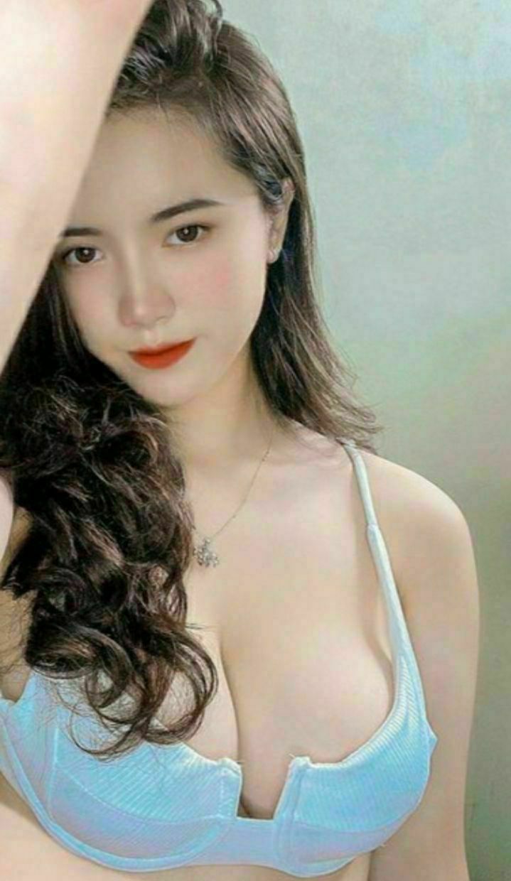 Em nhân viên bênh viện tận tình chăm sóc bệnh nhân có công việc phụ ở “onlyfans”